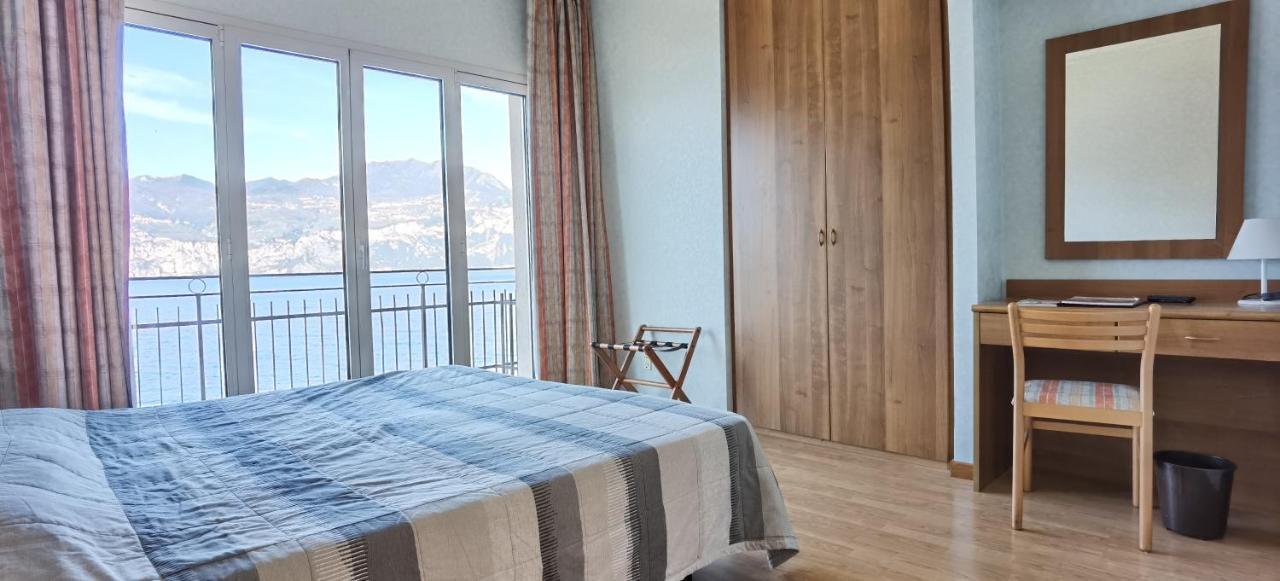 Hotel Nike برنزوني سول جاردا المظهر الخارجي الصورة
